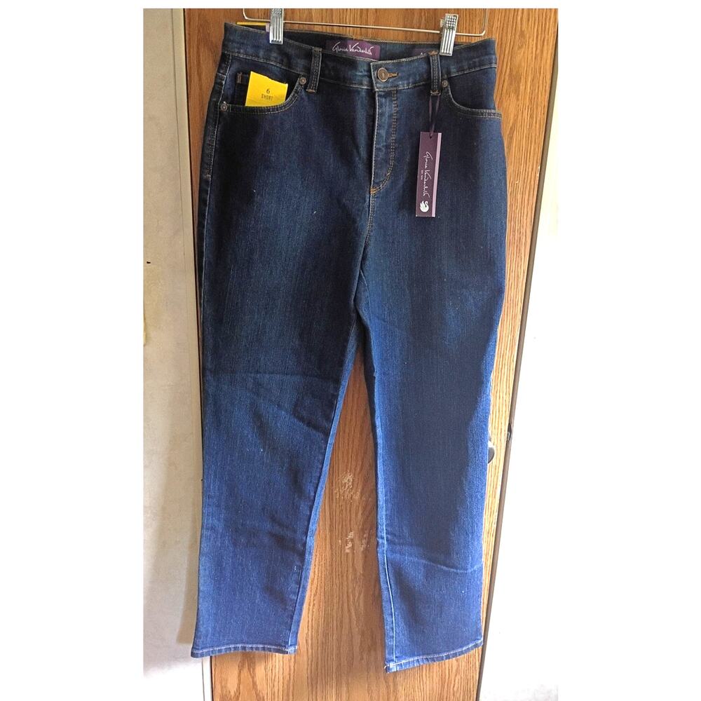 NWT Gloria Vanderbilt Amanda Slimming Jeans Denim 6P Short Tapered Scottsdale